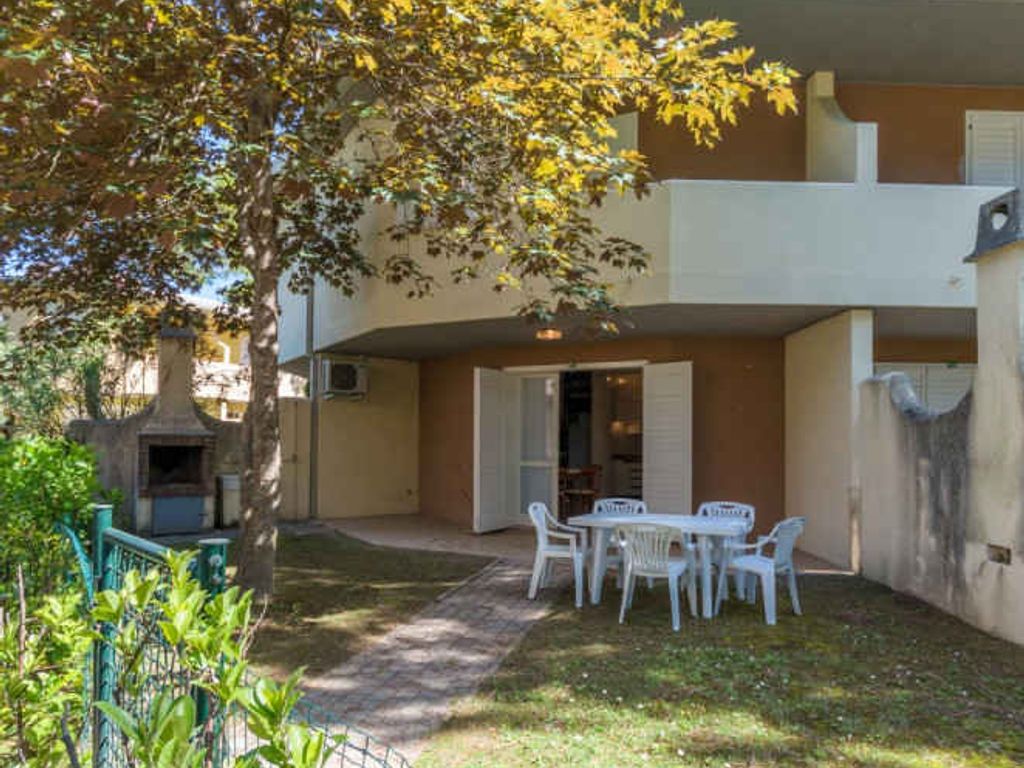 Ferienwohnung mit Klimaanlage, Garten und Pool