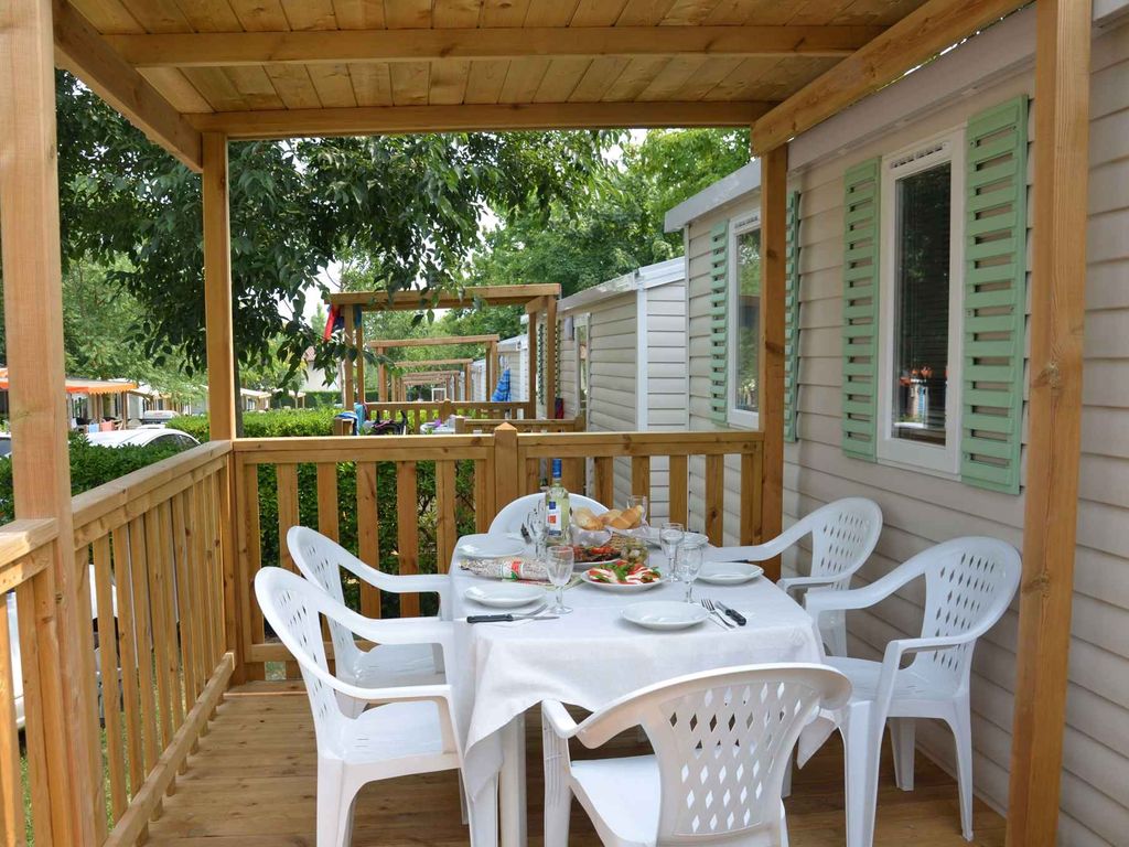 Mobilehome mit Klimaanlage, Terrasse und Pool