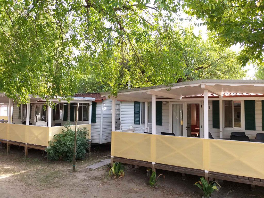 Mobilehome mit Internetzugang und Klimaanlage in der Camping
