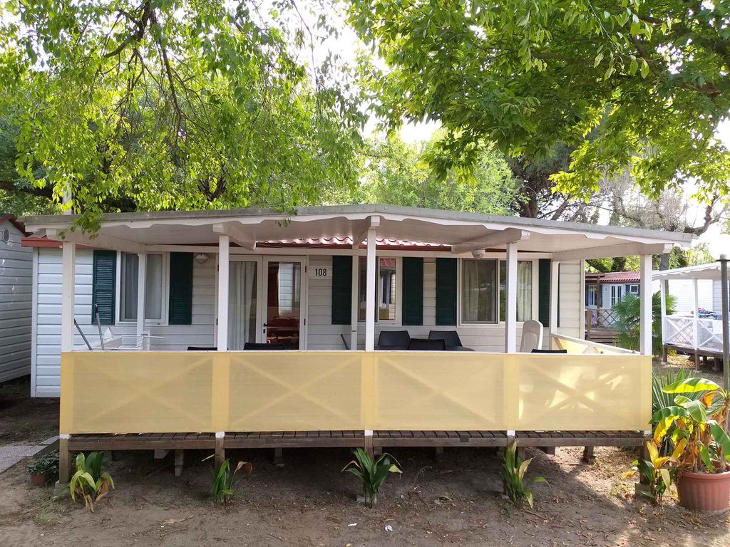 Mobilehome mit Internetzugang und Klimaanlage in der Camping