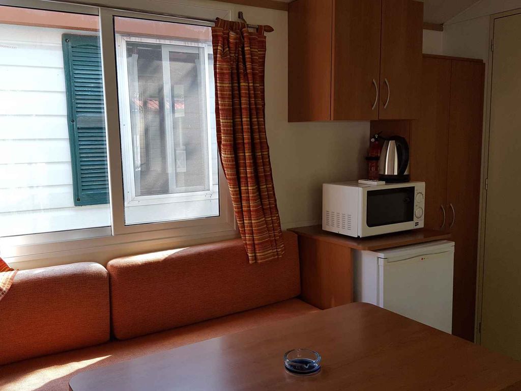 Mobilehome mit Internetzugang und Klimaanlage in der Camping