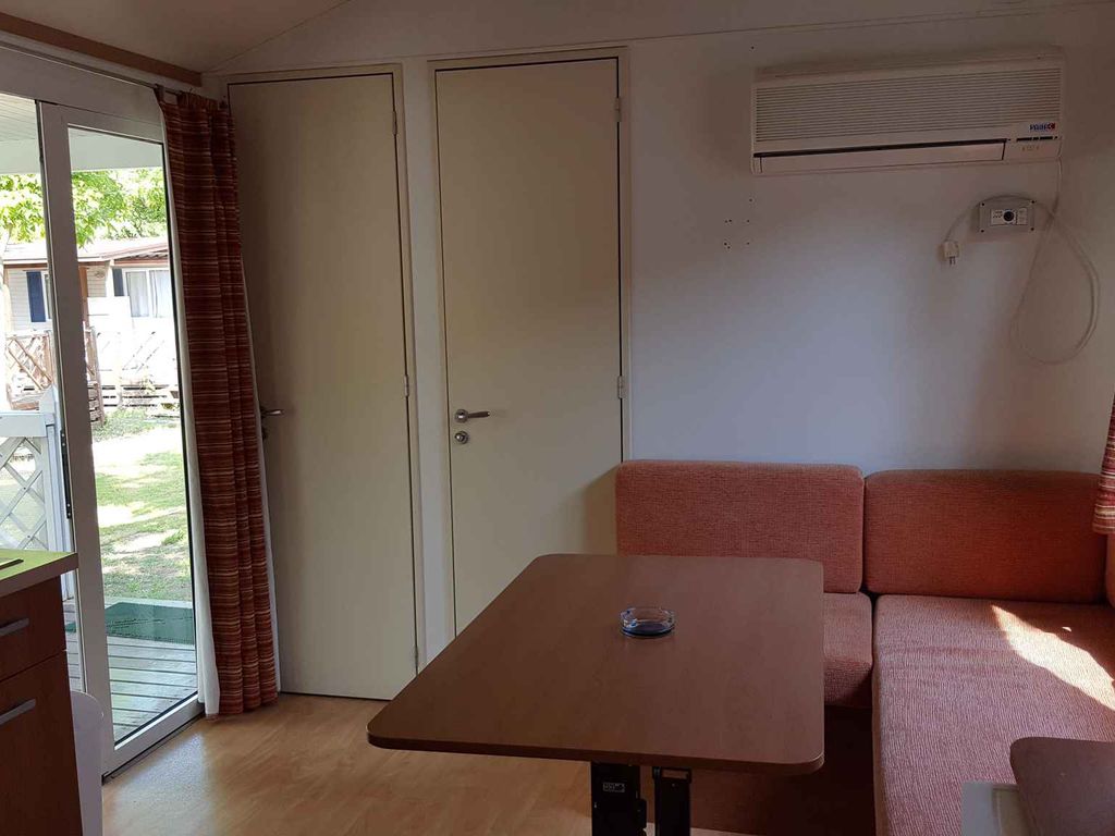 Mobilehome mit Internetzugang und Klimaanlage in der Camping