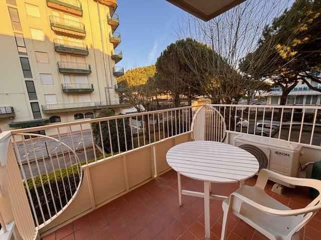 Ferienwohnung mit Klimaanlage und Balkon