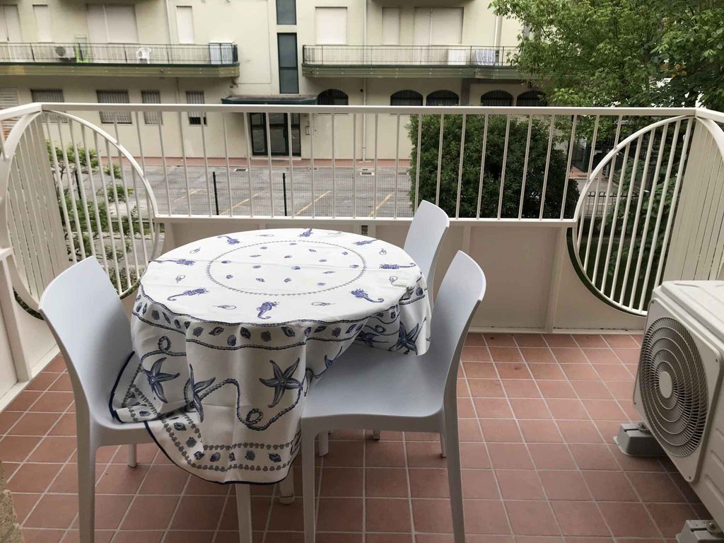Ferienwohnung mit Klimaanlage und Balkon
