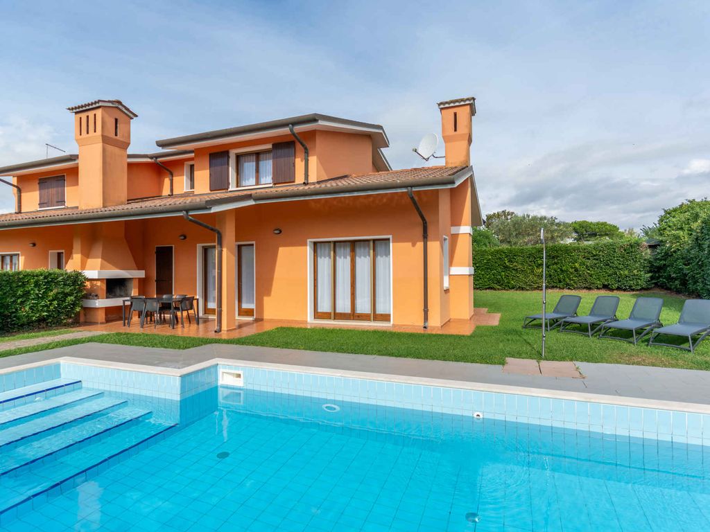 FerienHaus mit Klimaanlage, Garten und Pool