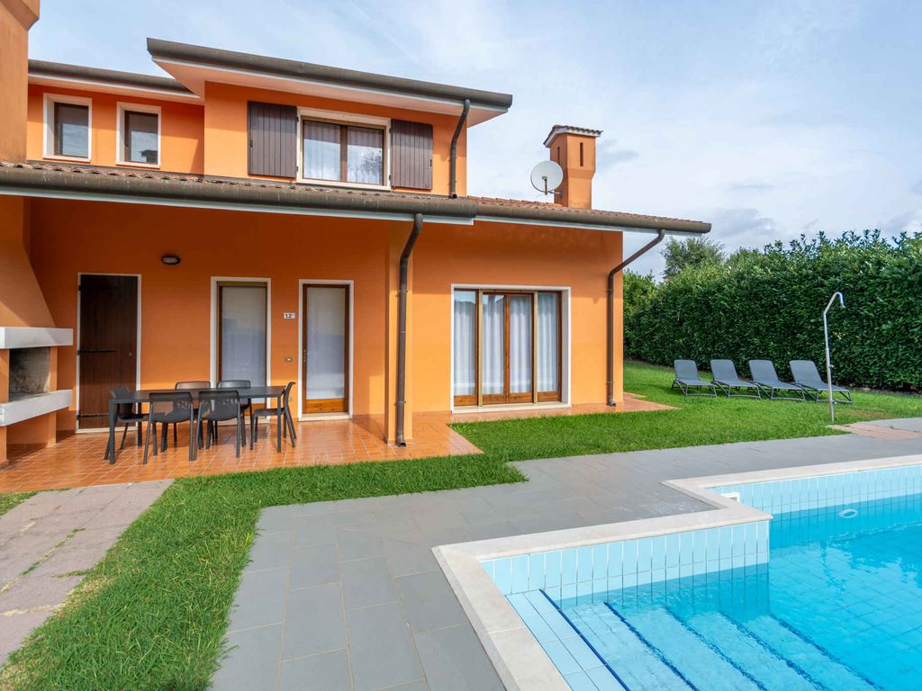 FerienHaus mit Klimaanlage, Garten und Pool