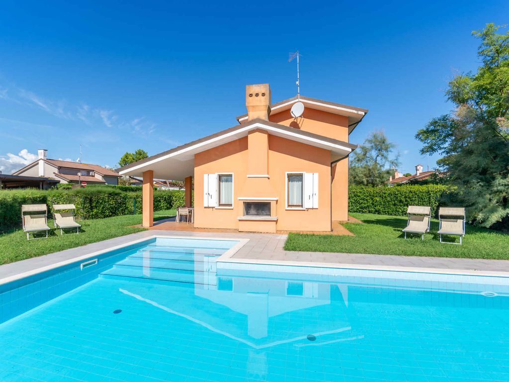 Villa mit Klimaanlage, Garten und Pool