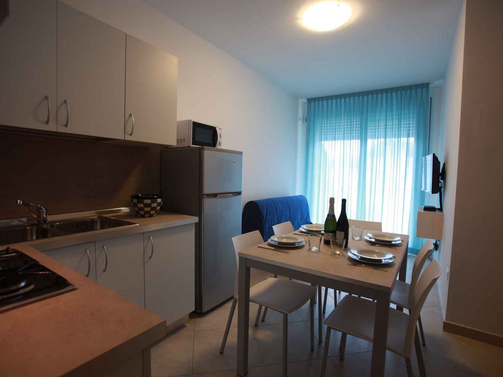Ferienwohnung 100 m von Strand