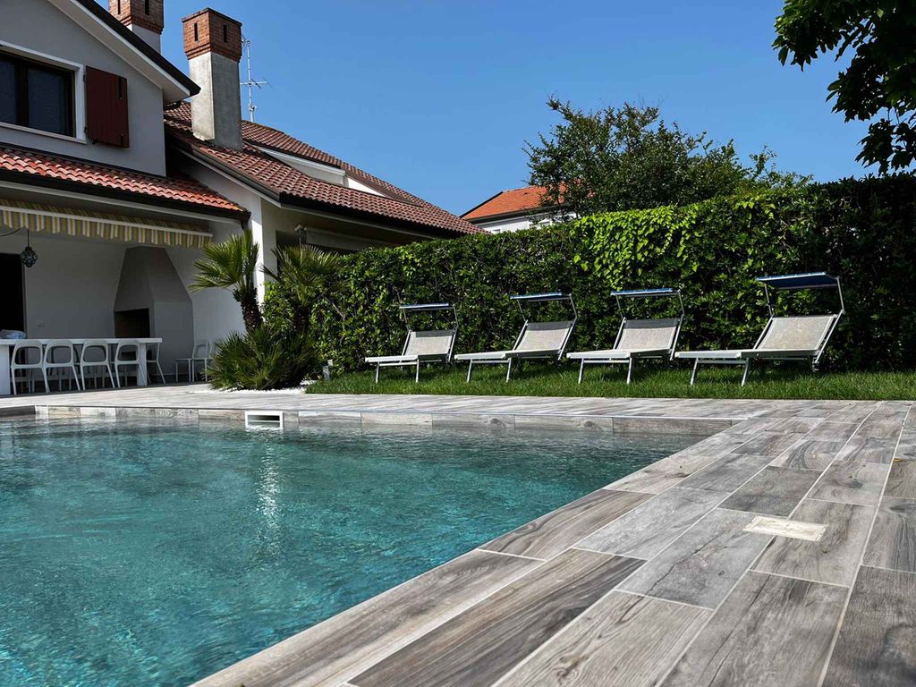 Ferienhaus mit Schwimmbad