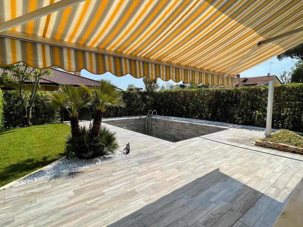 Ferienhaus mit Schwimmbad