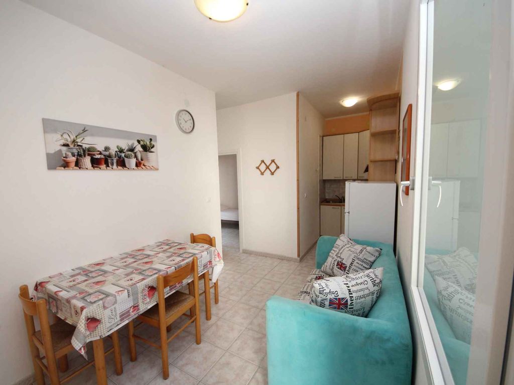 Ferienwohnung mit Klimaanlage und Gemeinschaftsgarten