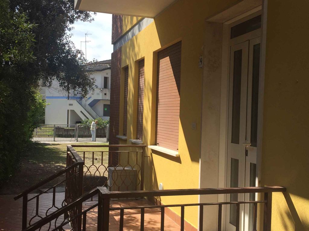 Ferienwohnung mit Blakon und Garten