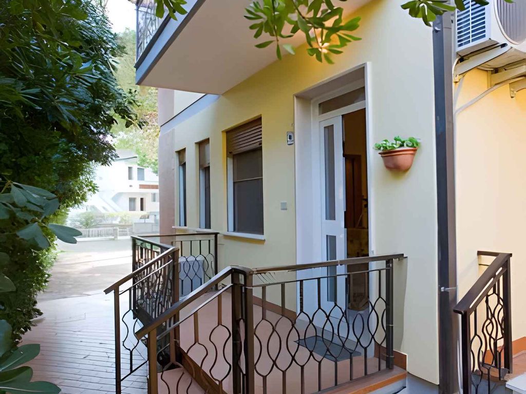 Ferienwohnung mit Blakon und Garten