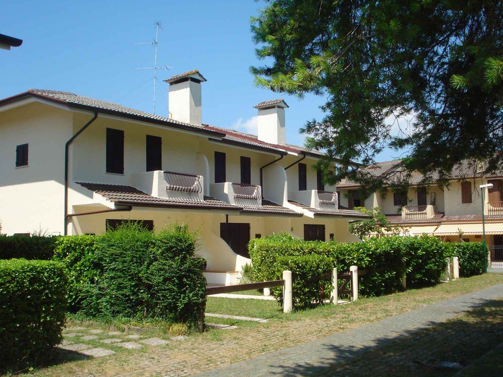 Ferienwohnung Feriendorf mit Schwimmbad und Tennisplatz