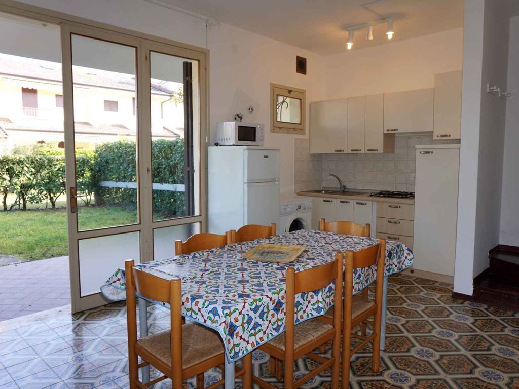 Ferienwohnung Feriendorf mit Schwimmbad und Tennisplatz