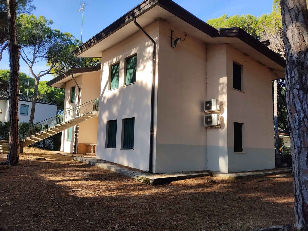 Ferienwohnung in einem Vierfamilienhaus in Pinienwald