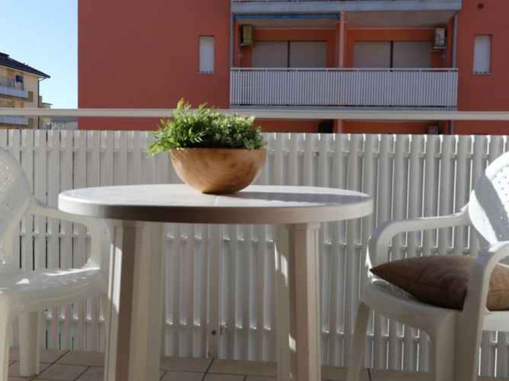 Ferienwohnung mit Klimaanlage und Balkon