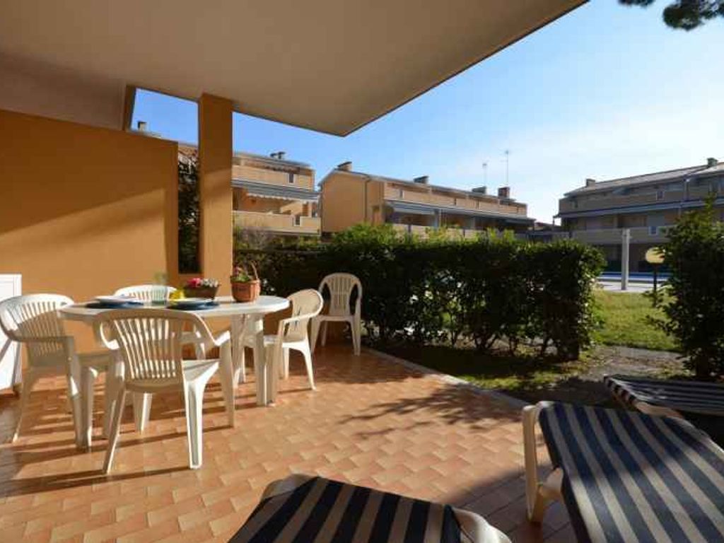 Ferienwohnung mit Klimaanlage, Terrasse und Pool