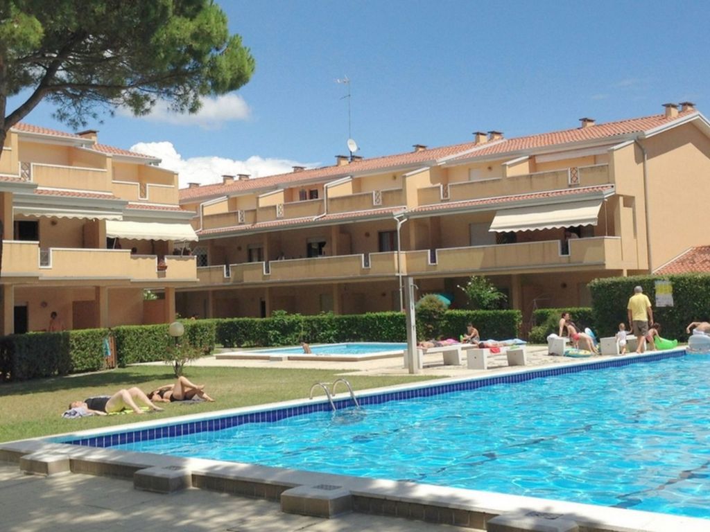 Ferienwohnung mit Klimaanlage, Terrasse und Pool