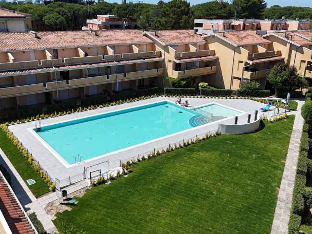 Ferienwohnung mit Klimaanlage, Terrasse und Pool