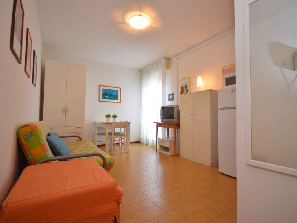 Studio mit Klimaanlage und Balkon