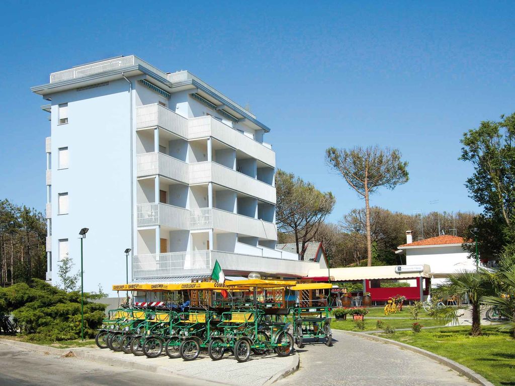 Studio mit Klimaanlage und Balkon