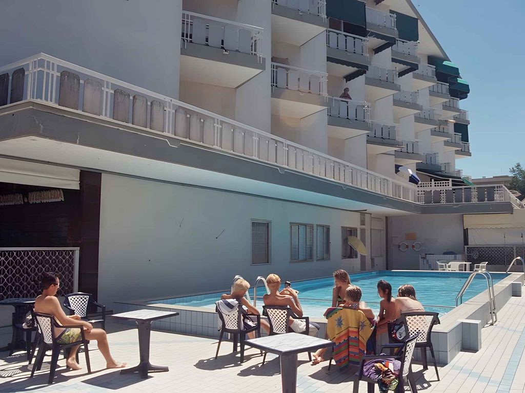Ferienwohnung mit Balkon und Pool