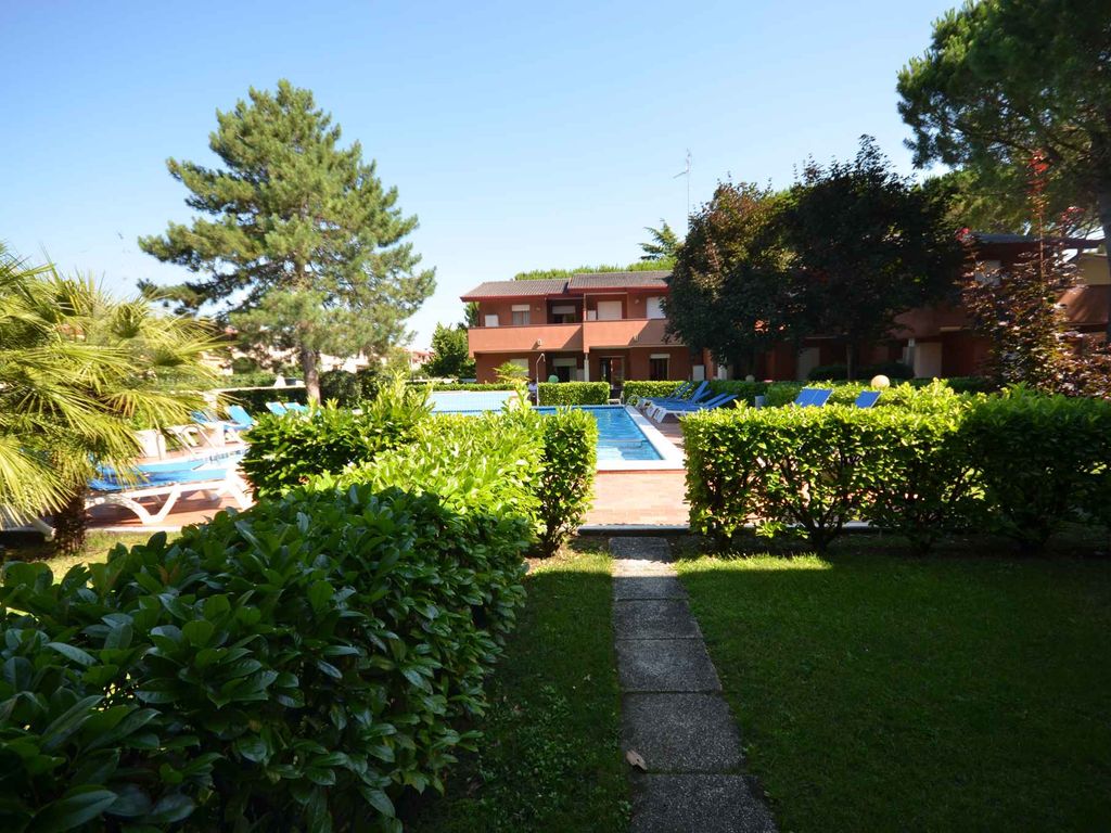 Ferienwohnung mit Blakon und Garten
