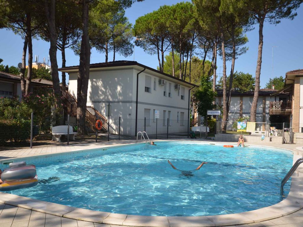 Ferienwohnung mit Gemeinschaftspool und Klimaanlage