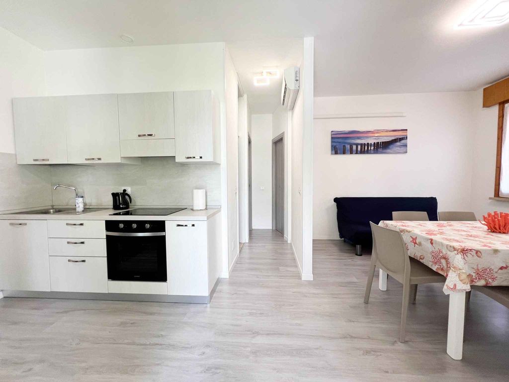 Bungalow mit Außenpool und Klimaanlage