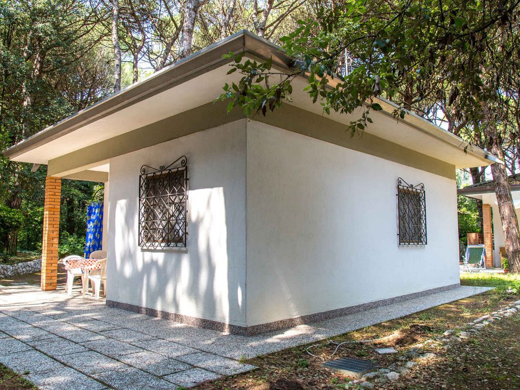 Bungalow 80 m vom Strand mitten im Pinienhain