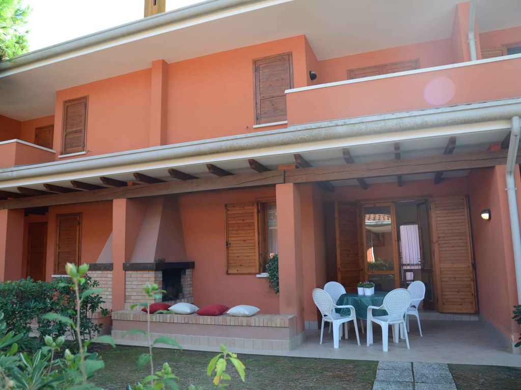 Ferienwohnung mit Klimaanlage, Terrasse und Garten