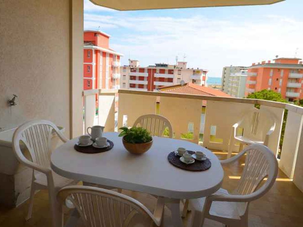 Ferienwohnung mit Klimaanlage und Balkon