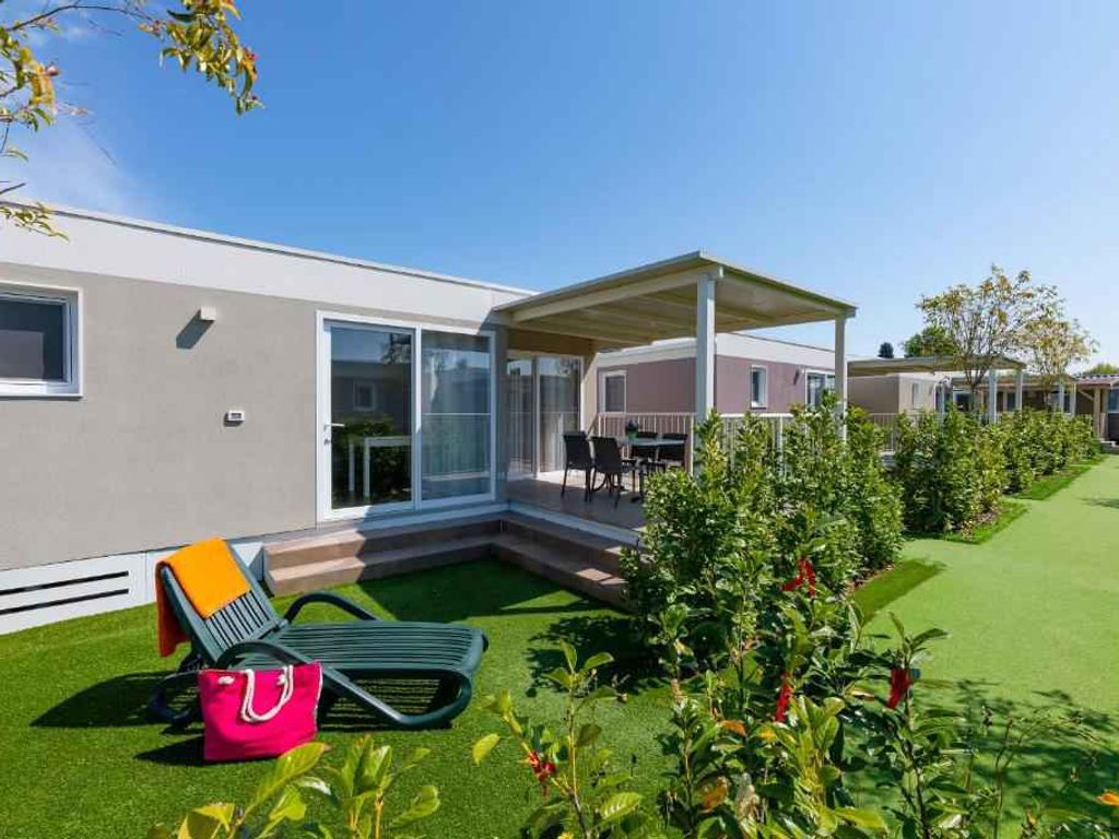 Mobilehome mit Klimaanlage, Terrasse und Pool