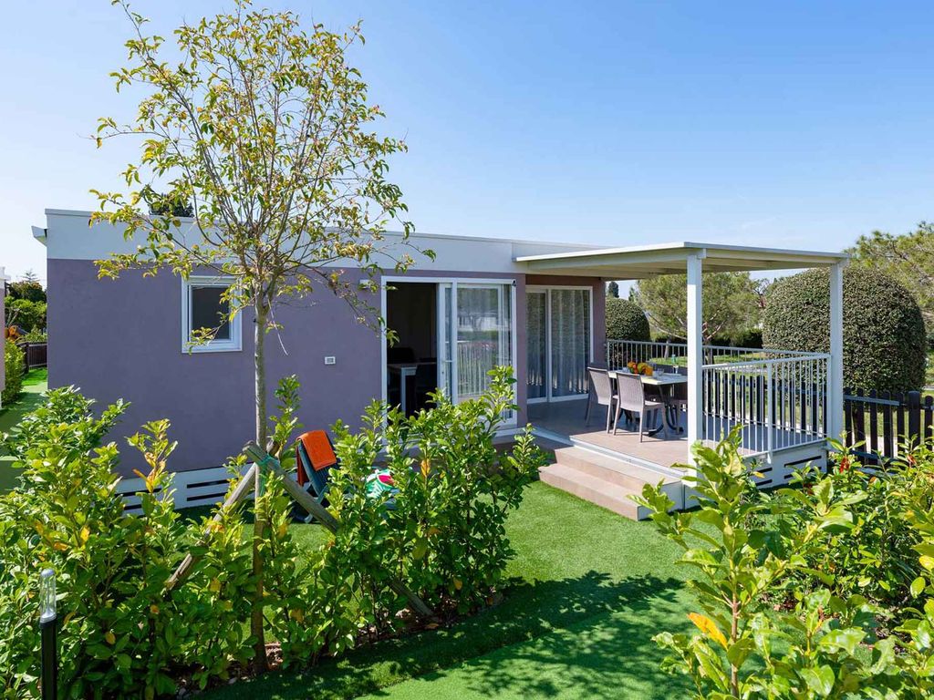 Mobilehome mit Klimaanlage, Terrasse und Pool