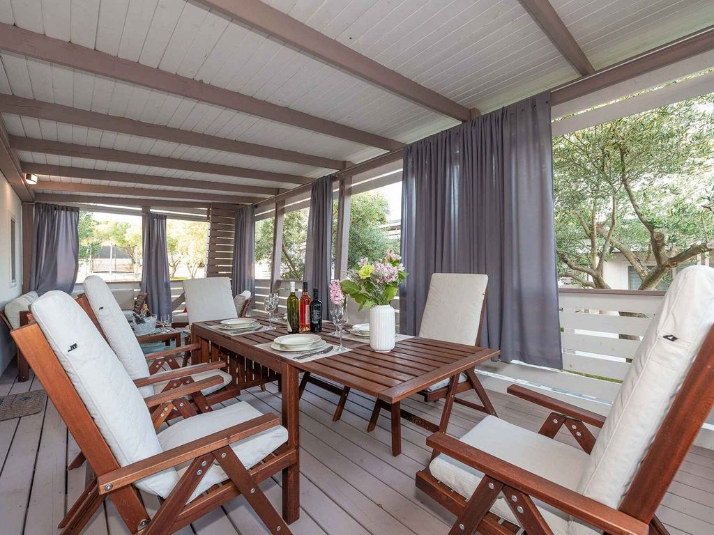 Ferienhaus mit Terrasse und Klimaanlage