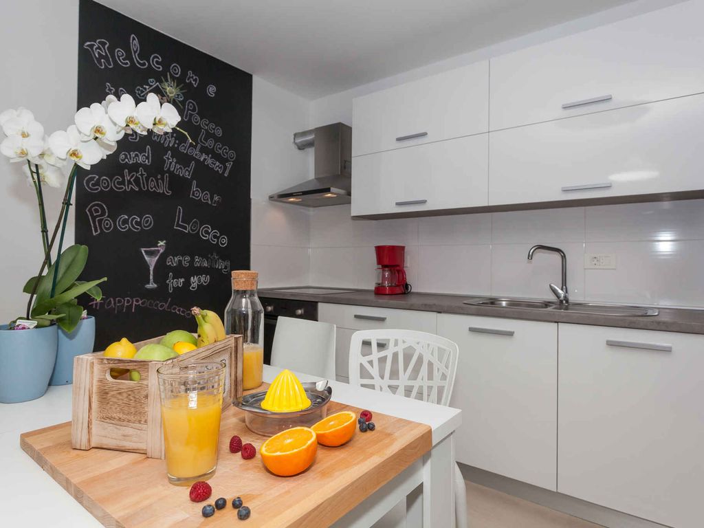 Ferienwohnung Familienfreundlich mit Klimaanlage, Grillmöglichkeit, Pool und Internet