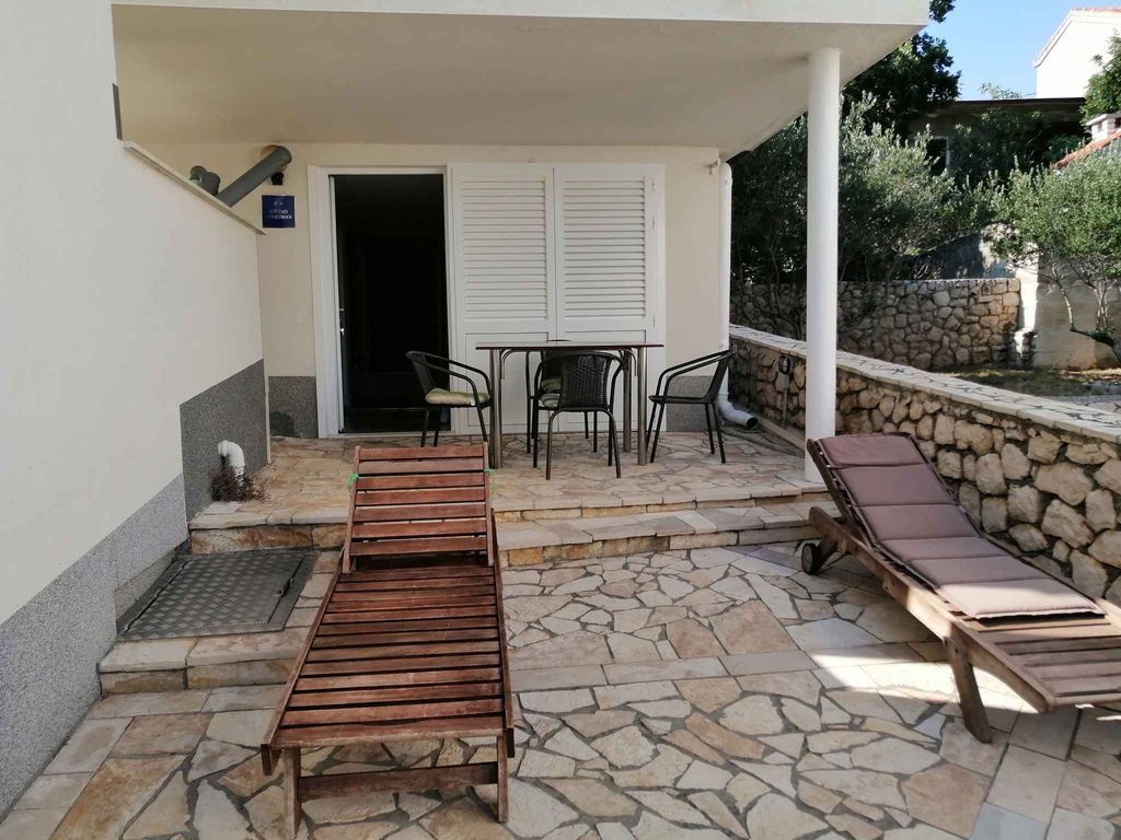 Studio mit Klimaanlage und Terrasse