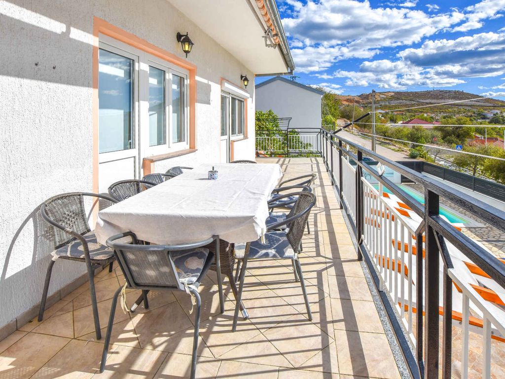 Ferienhaus mit Klimaanlage und Pool
