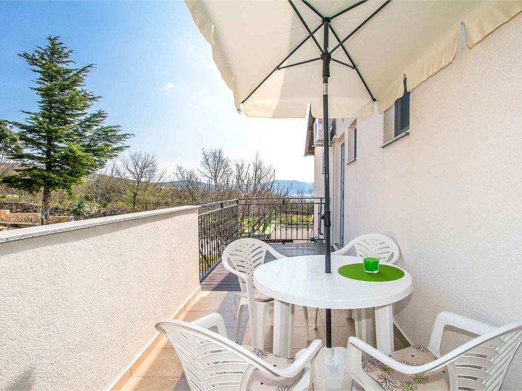 Ferienwohnung mit Klimaanlage und Balkon