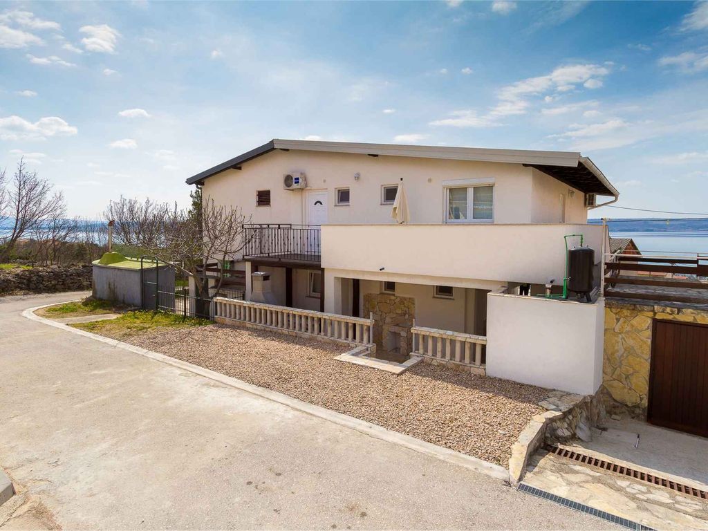 Ferienwohnung mit Klimaanlage und Balkon
