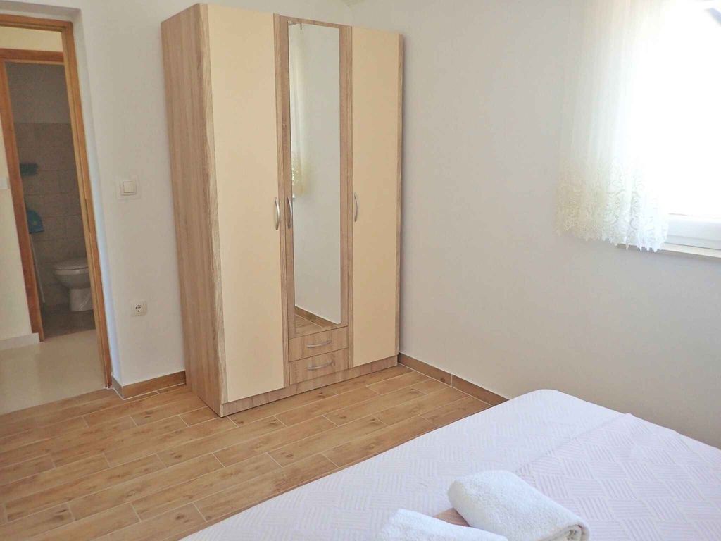 Ferienwohnung Familienfreundlich mit Klimaanlage, Grillmöglichkeit und Internet