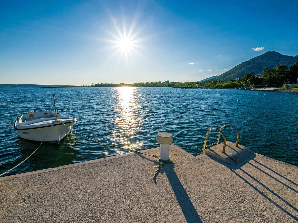 Ferienwohnung Familienfreundlich mit Klimaanlage, Grillmöglichkeit und Parkplatz