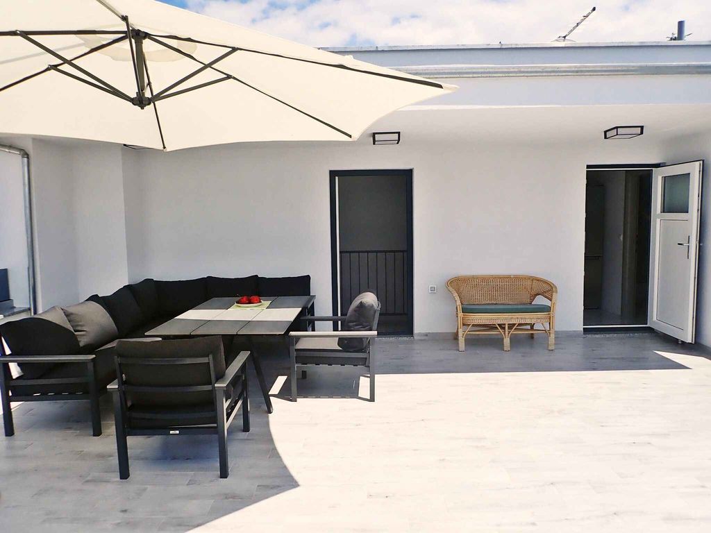 Ferienhaus familienfreundlich mit Whirpool, Pool, Spielzimmer und Parkplatz