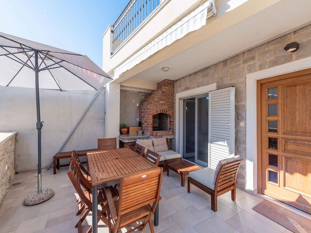 Ferienhaus mit Klimaanlage und Balkon