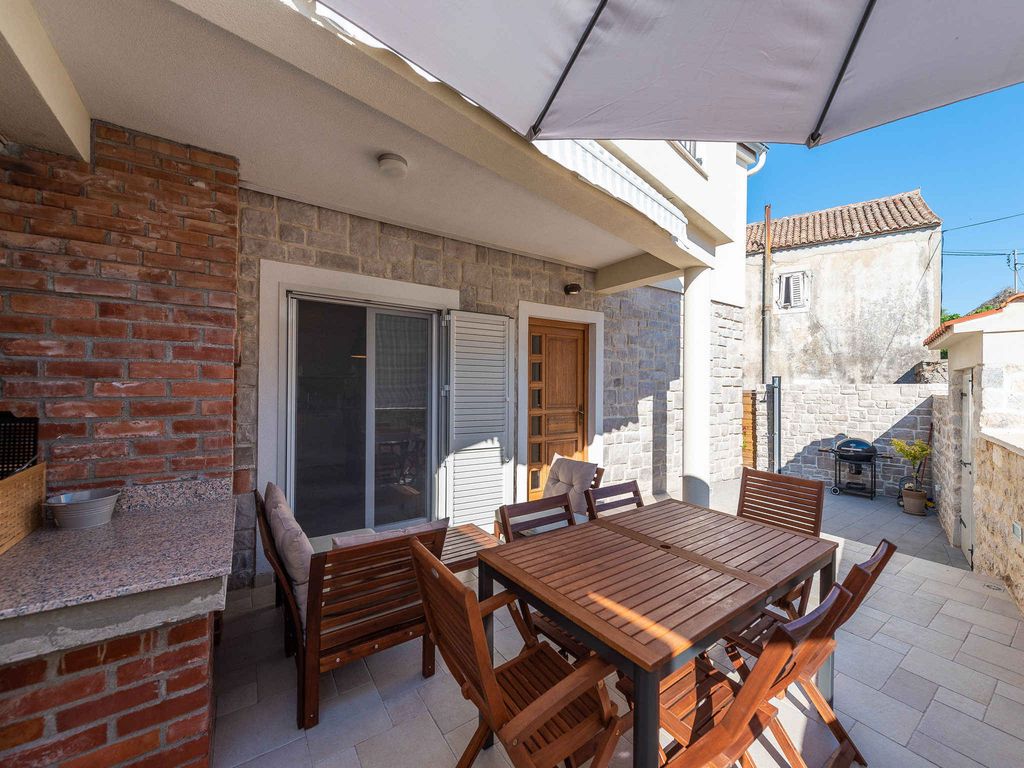 Ferienhaus mit Klimaanlage und Balkon