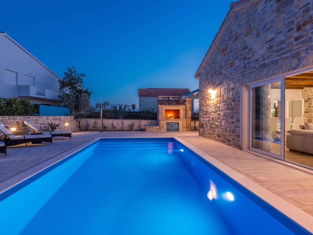 Villa mit Pool, Klimaanlage und Grill
