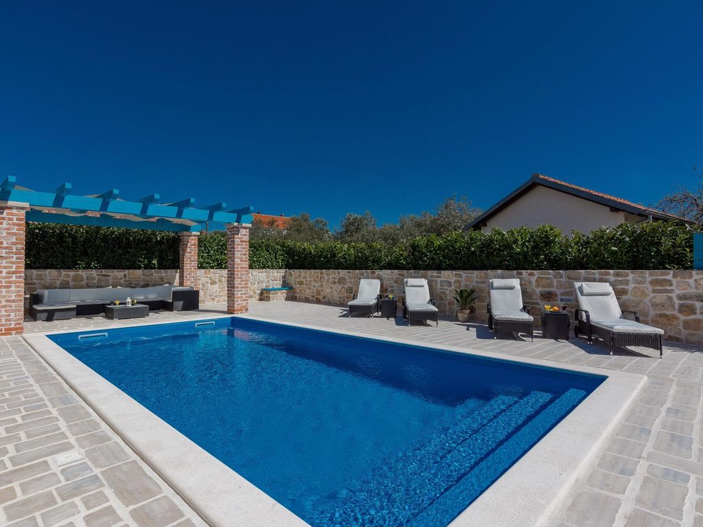 Villa mit Pool, Klimaanlage und Grill