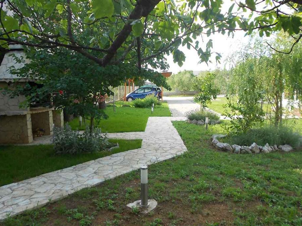Ferienhaus 50 meter vom Meter mit großem Garten