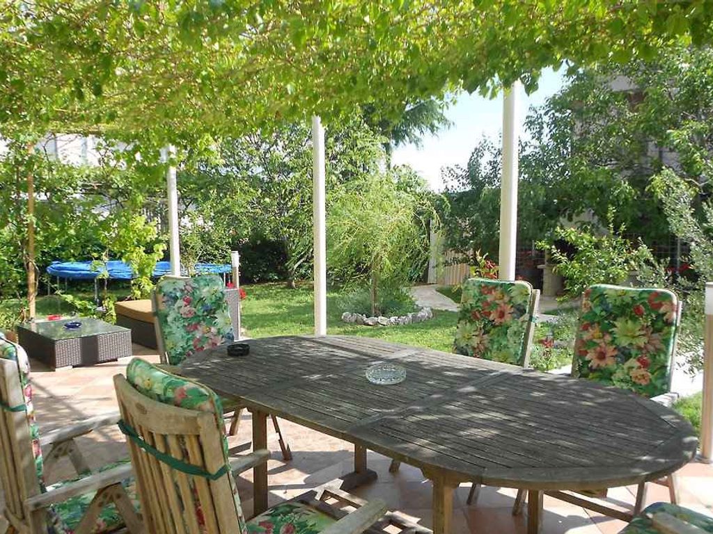 Ferienhaus 50 meter vom Meter mit großem Garten